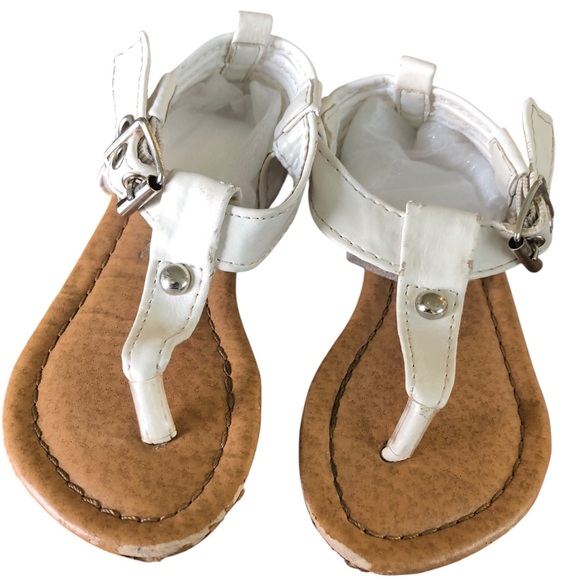 Link Size 4 White Side Buckle Kids Sandals - Picture 1 of 6